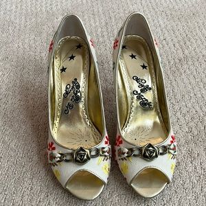 Naughty Monkey Flower Power